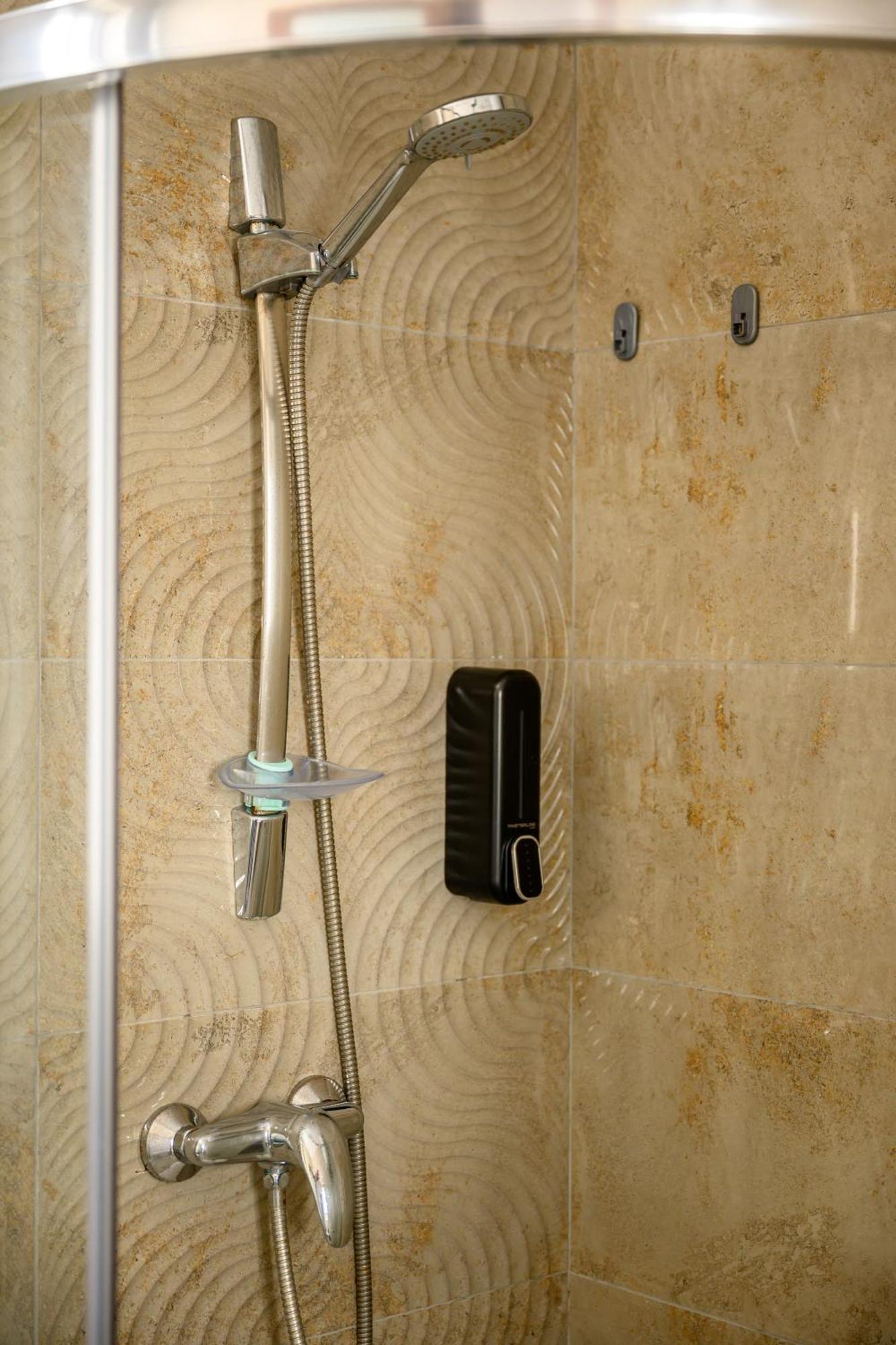 F11 Room 2, Private Room Two Single Beds Shared Bathroom In Shared Flat Msida Eksteriør billede