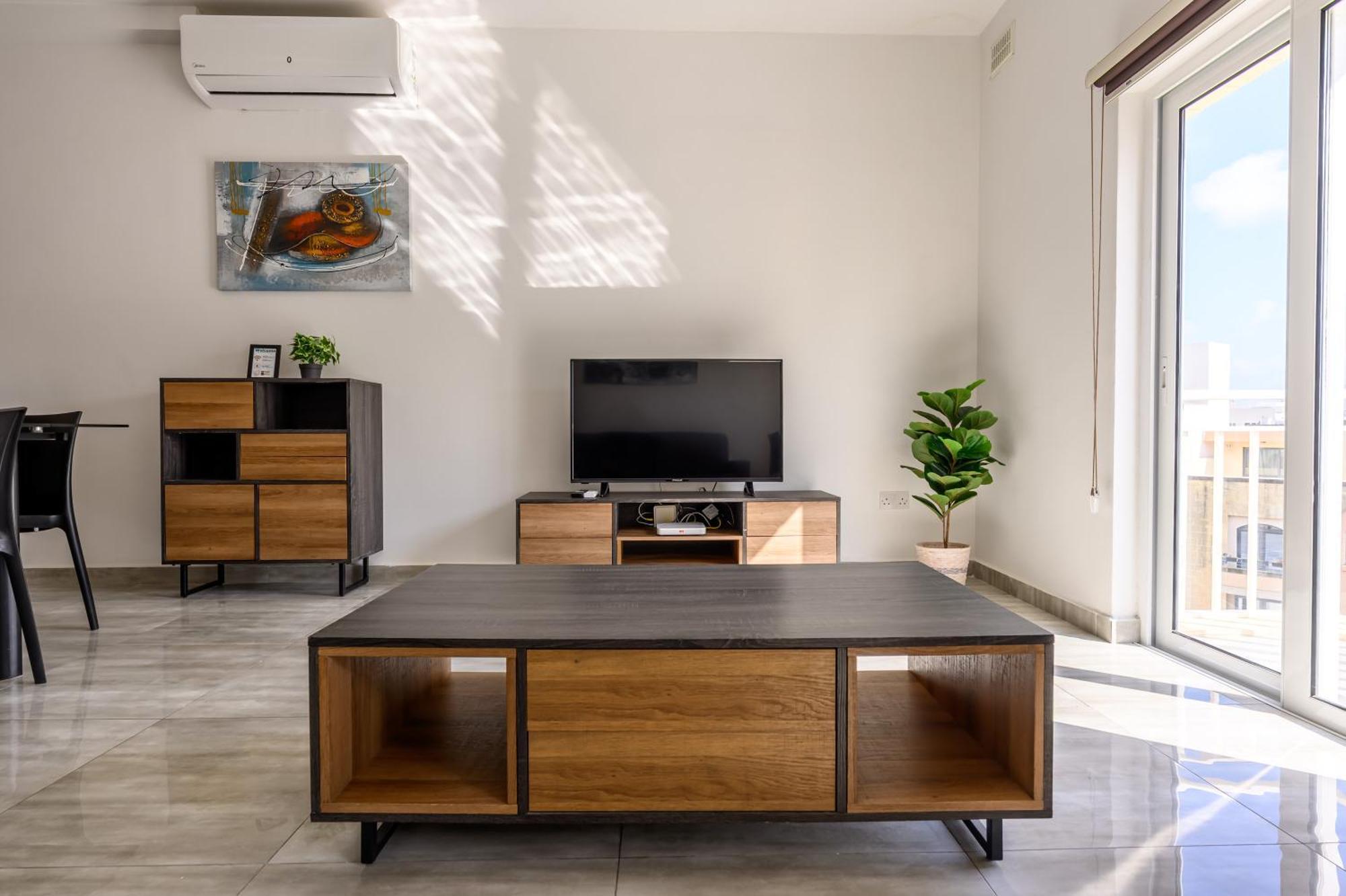 F11 Room 2, Private Room Two Single Beds Shared Bathroom In Shared Flat Msida Eksteriør billede