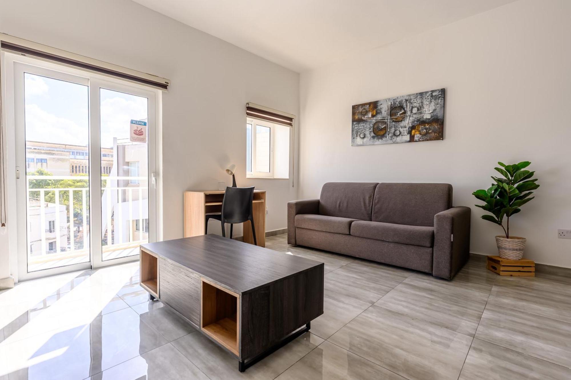 F11 Room 2, Private Room Two Single Beds Shared Bathroom In Shared Flat Msida Eksteriør billede
