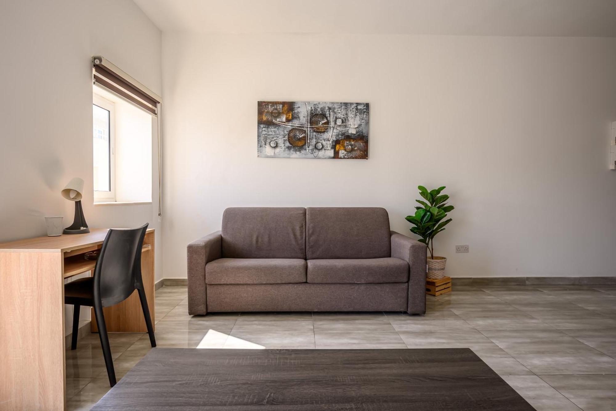 F11 Room 2, Private Room Two Single Beds Shared Bathroom In Shared Flat Msida Eksteriør billede