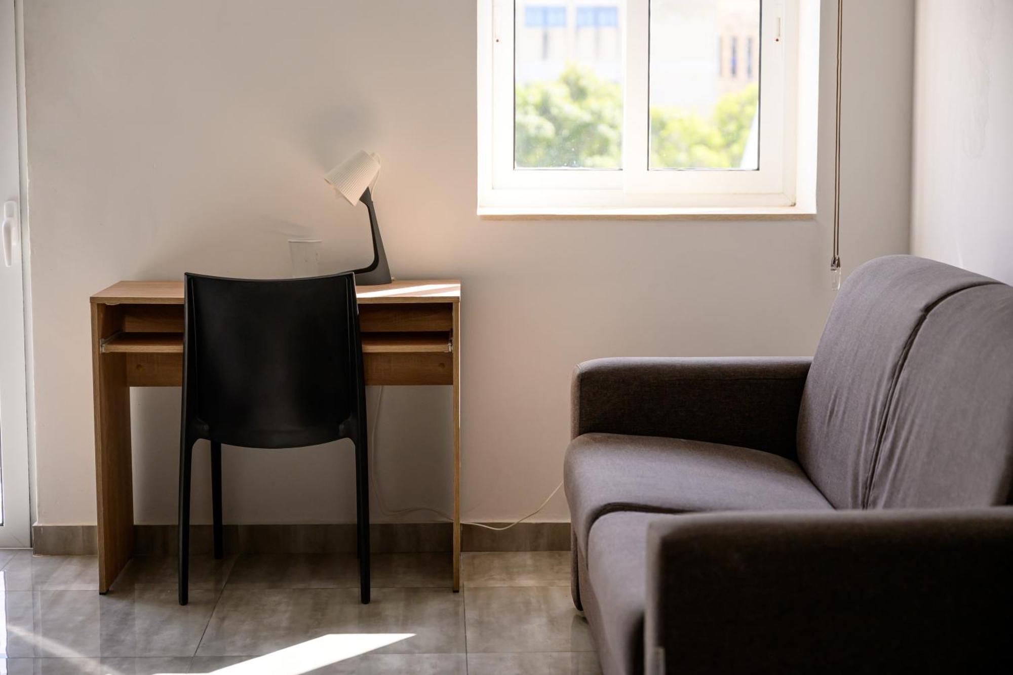 F11 Room 2, Private Room Two Single Beds Shared Bathroom In Shared Flat Msida Eksteriør billede